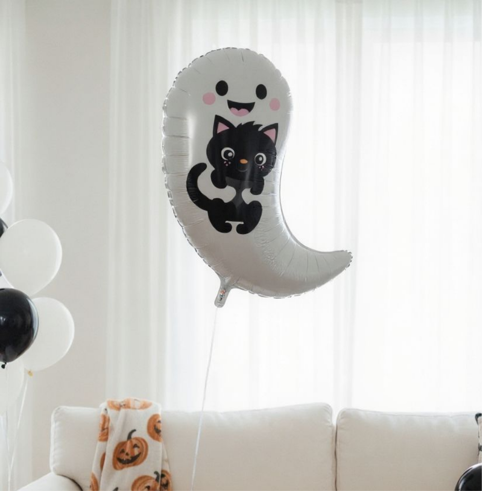 Fantasma con gatito